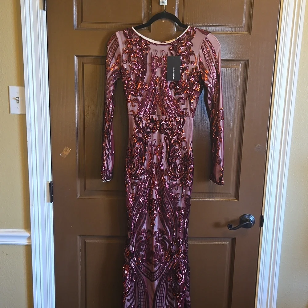 Fashion Nova-Burgundy cutout sequin gown with cream lining Sz XS NWT. - Picture 3 of 15